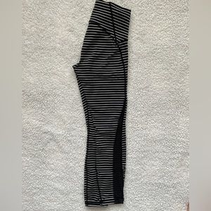 Lululemon train times 25” black stripe leggings
